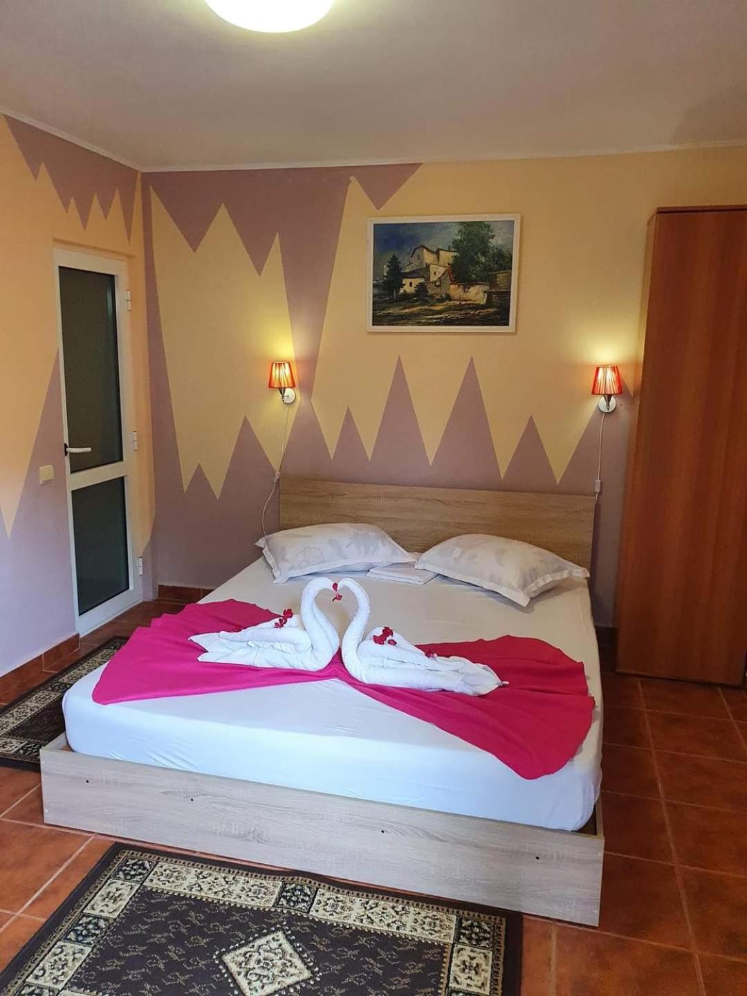 Vila Robert Hotel Schitu Bagian luar foto