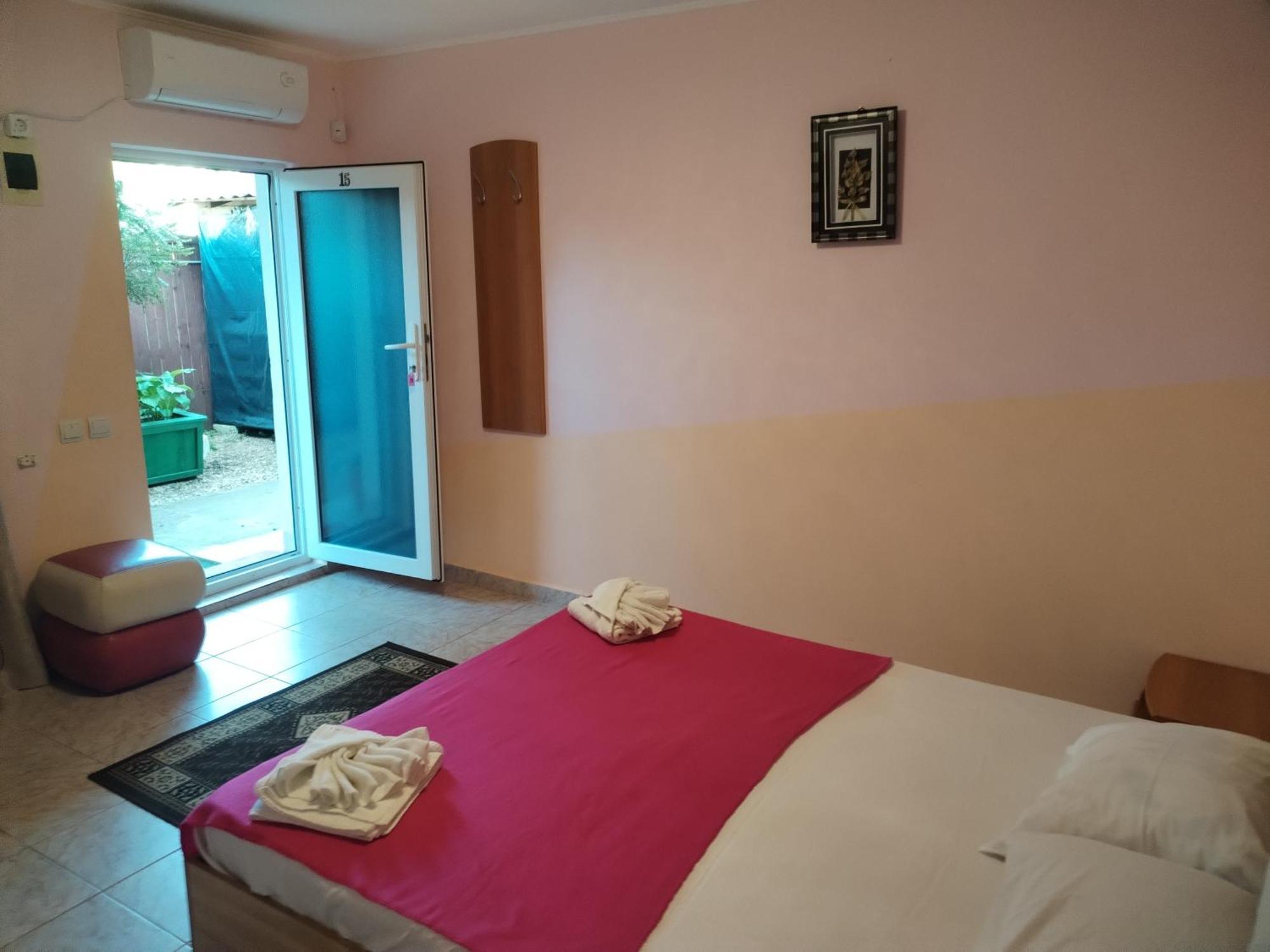 Vila Robert Hotel Schitu Bagian luar foto